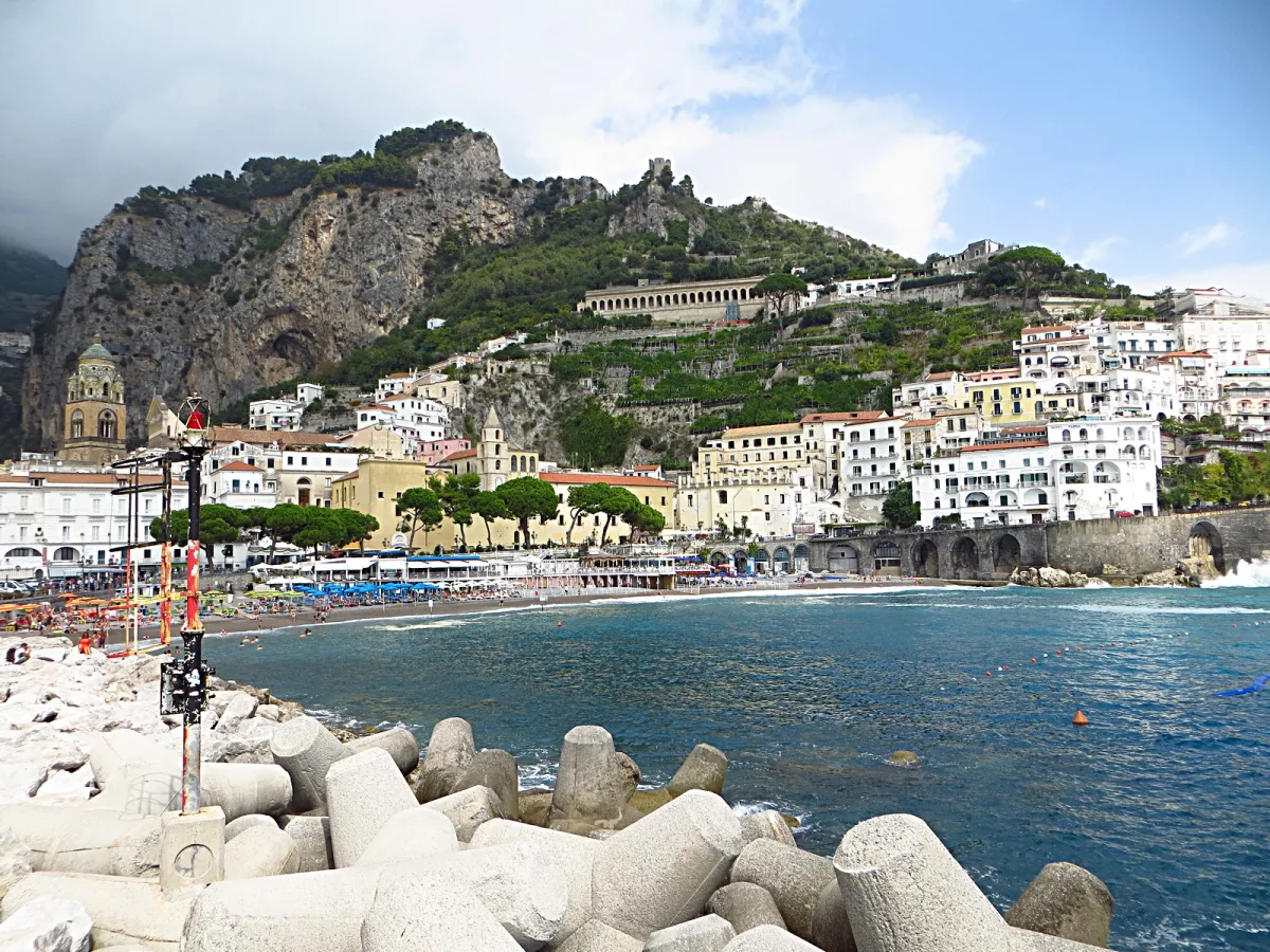 Confronto spiagge ad Amalfi: Fiordo di Furore o Marina Grande?
